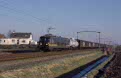 NMBS 2557 + freight 40822 (Kijfhoek - Lille, France) near Zevenbergen (NL), January 2002
