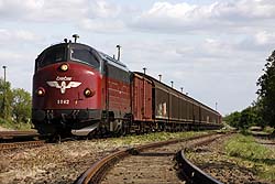 Photo freight train BSBS MY 1142 + box cars + Altmark-Rail MY 1149 at Egeln on 3 May 2014.